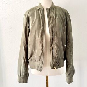 Utility Army Green Nylon Bomber Jacker Junior's sz Large Outerwear Casual Women